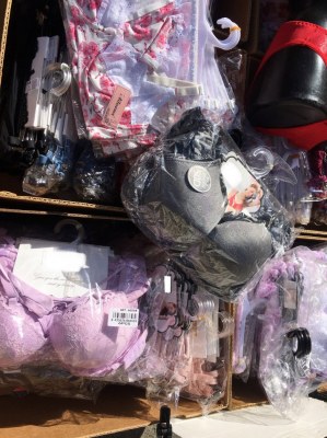 Lot de lingerie sous-tiens gorge culotte string