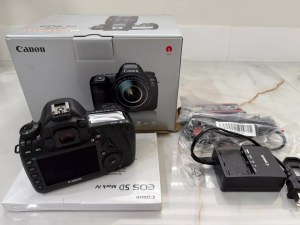 Appareil photo reflex Canon EOS 5D Mark IV avec objectif 24-105mm f/4L II – Très demand...