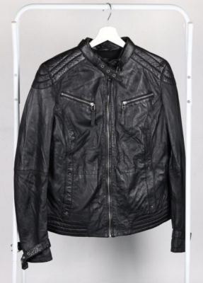 STOCK DE VÊTEMENTS DE MARQUE