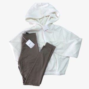 Stock Vêtements d'hiver pour femmes CANDIDA