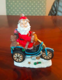 Figurine Père Noël sur sa moto