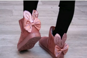 Lot 22 paires de bottes fourrées lapin strass