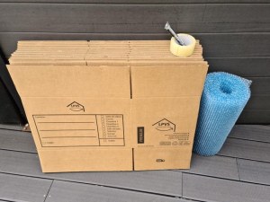 Rouleaux de papier bulle, Cartons de déménagement, cartons pour assiettes , verres.