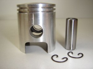 Piston de moteur excavateur CAT