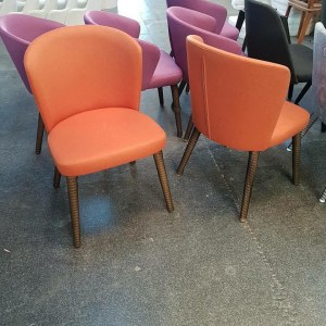 Chaise de restaurant- Banquette capitonnée sur mesure - Mobilier CHR- MobiKent