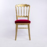 Grossiste chaise napoleon 3 en bois dorée et rouge traitée non feu
