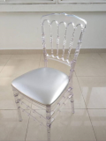 Chaise Napoleon transparente