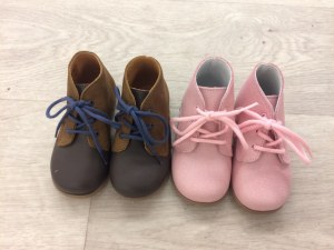 Lot de chaussures bébé
