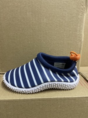 DESTOCKAGE : CHAUSSURES DE PLAGE BÉBÉ RAYÉES – 690 PIÈCES