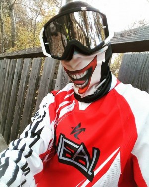 Articles de fêtes HALLOWEEN- Tour de cou / Neck Tubs