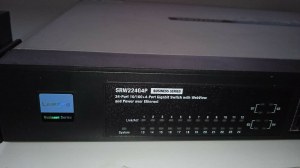  Cisco switch Lynksys SRW224G4P AVEC POE  