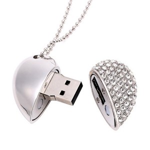 Clef USB forme de coeur 16 GO