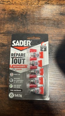 DESTOCKAGE : COLLE FORTE SADER RÉPARE TOUT – 4 000 PIÈCES
