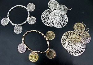 Parure aux motifs orientaux - Tarif degressif - A partir de 1.40€ piéce