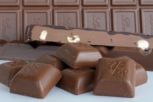 Cote d'or - mix assortiment de chocolat au lait et de chocolat noir fourré au praliné noisette