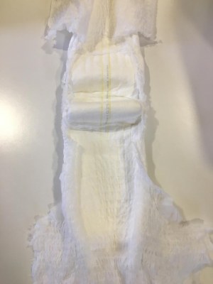 Couches pour Adultes en Balles Grade B.