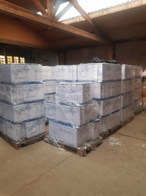 Lot de 400 ventilateurs sur pied neufs