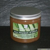 LOT 50 CRÈMES DE DOUCHE EXFOLIANTES AUX NOYAUX D'OLIVE