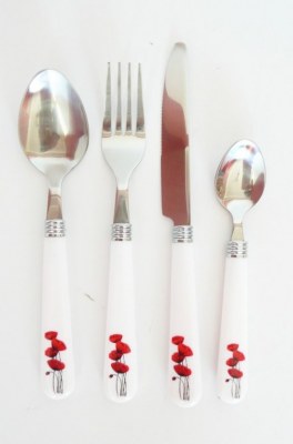 Ménagére 16 piéces thême coquelicot