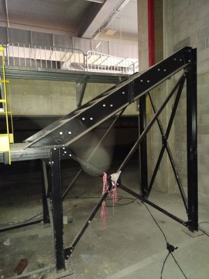 Plateforme et escaliers métalliques