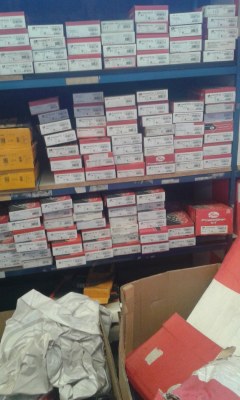 Kites distributions gates