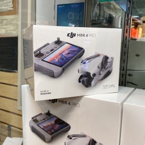 Dron DJI Mini 4 Pro Fly More Combo + DJI RC 2