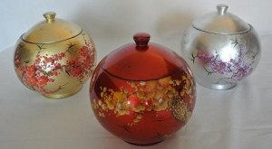 Décoration boite ronde en bois laqué