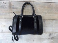 100 pièces de sacs à main noir avec du noir faux fourrure de la avant
