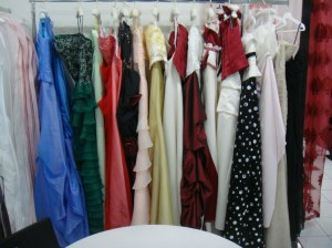 Vend Stock robe de mariée et robe de soirée