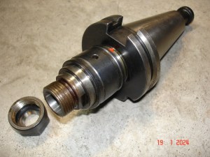 Appareil à tarauder