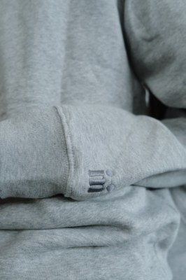 DESTOCKAGE – SWEATS & T-SHIRTS UNI – STOCK NEUF