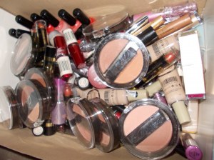 Gros lot 100 cosmétiques