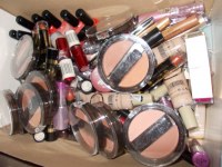 Gros lot 100 cosmétiques