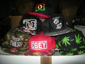 Destockage TOTAL casquettes New era mitchell and ness wati b