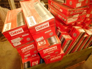 Lot de 170 amortisseurs pour voiture renault