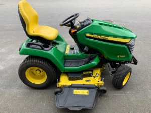 John Deere X590