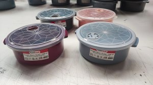 Destockage cocottes micro ondes 750 ml 0,70 €