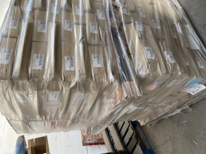 11 000 Plinthes, 4 palettes (Materiel de Construction &. Bricolage), 8 X 45,6 SELECT co...