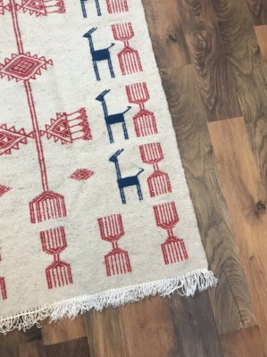 Tapis artisanal fait main 100% en laine