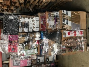 Lot de palettes de Noël idéal pour les boutiques de destockage ou marché