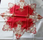 Nappes et chemins tables brodés pour Noel!!!