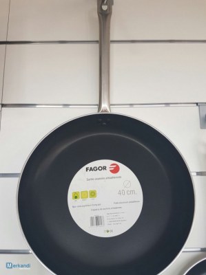 Poêles Fagor de 40 cm.