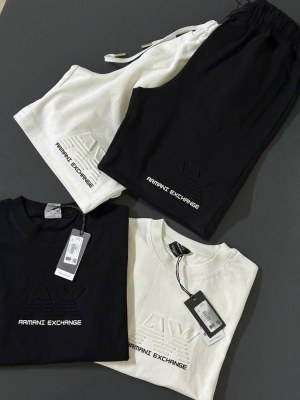 ENSEMBLE SHORT ET T-SHIRT ARMANI
