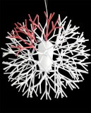 Suspension design blanche et rouge