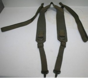 Lot de brelages militaires