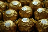 Ferrero -  collection assortiment de rochers au chocolat promenade en ville