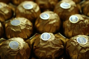 Ferrero -  collection assortiment de rochers au chocolat promenade en ville