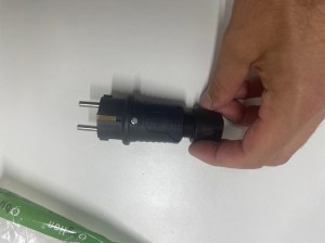 IP54 Fiche male couleur noir et orange