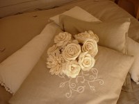 FLEURS ARTIFICIELLES EN COPEAUX DE BOIS