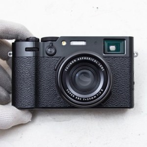 Fujifilm X100VI 40.2MP 6.2K Digital Camera Black Excellent